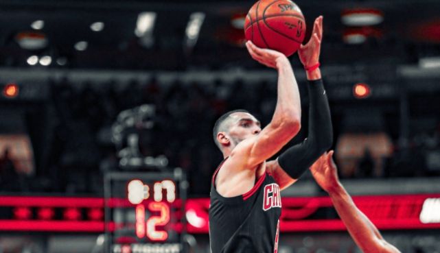 包含Ning在公牛比赛中高光表现,败北引发热议!的词条 包含Ning在公牛比赛中高光表现,败北引发热议!的词条