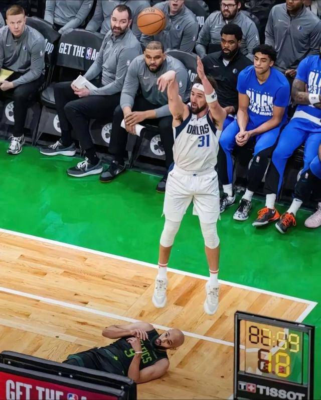 关于国际比赛日体能课后，达拉斯独行侠战术微调备战全明星赛，信心回归，身体对抗强度拉满的信息